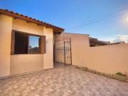 Casa de 2 quartos com 1 vaga e pátio com churrasqueira à...