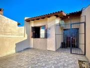 Casa de 2 quartos com 1 vaga e pátio com churrasqueira à...