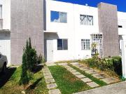 CASA DE 2 REC. EN PRIVADA CON SEGURIDAD SIN AMUEBLAR