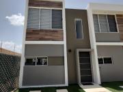 CASA DE 2 RECAMARAS CON 2 BAÑOS Y MEDIO EN PRIVADA CON...