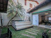 Casa de 362m² à venda com 5 quartos e 6 vagas de garagem...