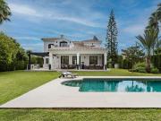 Casa de 365 m2 en venta Estepona, Andalucía
