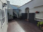 CASA DE 3 AMB CON AMPLIO GARAGE Y LOCAL EN ESQUINA