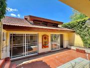 CASA DE 3 AMBIENTES CON COCHERA EN VILLA LUGANO