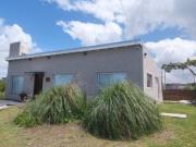 Casa de 3 ambientes con gran parque, La Caleta