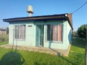 CASA DE 3 AMBIENTES EN VENTA LONGCHAMPS LOTE