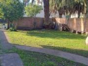 CASA DE 3 AMBIENTES PARA RECICLAR CON AMPLIO PARQUE!