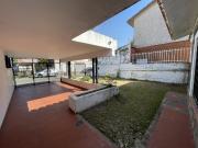 CASA DE 3 DORM CON COCHERA, JARDIN Y QUINCHO EN...