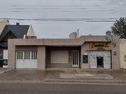 CASA DE 3 DORM. / QUINCHO GARAGE EN BARRIO ROCA