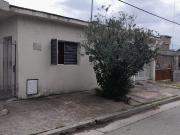 CASA DE 3 DORMITORIOS + 1 DTO MONOAMBIENTE