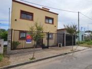 Casa de 3 dormitorios, 2 baños! Cochera, patio con...