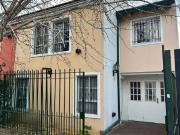 Casa de 3 dormitorios con patio y cochera