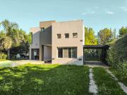 Casa de 3 dormitorios con pileta en Sol Paraná en Pueblo...