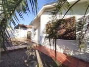 Casa de 3 dormitÃ³rios e com pÃ¡tio