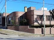 CASA DE 3 DORMITORIOS EN COLINAS DE VELEZ SARFIELD