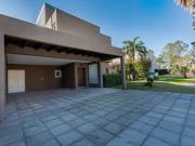 Casa de 3 dormitorios en Funes Hills, Miraflores