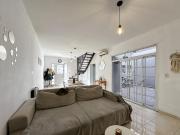 Casa de 3 dormitorios en PH con patio y terraza en zona...