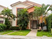 Casa de 3 Dormitorios en Venta en Ciudad Celeste,...