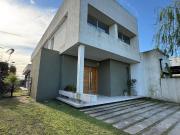 Casa de 3 dormitorios en Venta en el Barrio El Quimilar,...