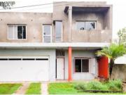 Casa de 3 dormitorios Entre Ríos, entre Centeno y...