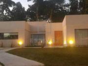 Casa de 3 dormitorios, escritorio y pileta en venta,...