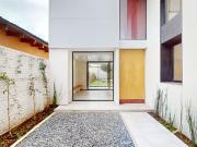 Casa de 3 dormitorios, estudio, parque y pileta