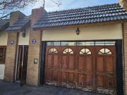 Casa de 3 dormitorios, garage y patio con pileta en...
