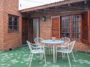 Casa de 3 dormitorios interna ÚNICA