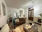 Casa de 3 dormitorios y escritorio en venta en La Plata