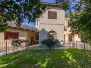 Casa de 3 dormitorios y escritorio, parque y pileta
