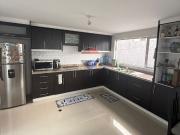 Casa de 3 habitaciones con terraza en urbanización