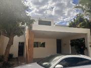 Casa de 3 Habitaciones, Dentro de Privada en Altabrisa