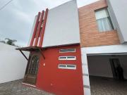 Casa de 3 Habitaciones Dentro de Privada en Renta...
