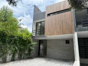 Casa de 3 Habitaciones Dentro de Privada en Venta...