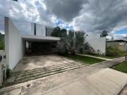 Casa de 3 habitaciones, en privada con gran variedad de...