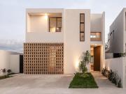 Casa de 3 habitaciones, en privada residencial, zona Dzityá