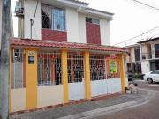 Casa De 3 Habitaciones Y 2 Banos Se Vende