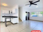 CASA DE 3 HABITACIONES Y ROOFTOP EN PLAYA DEL CARMEN. A...