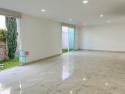 Casa de 3 Niveles con Roof Garden, Jardín y 5 Recámaras Casa de 3 Niveles con Roof Garden, Jardín y 5 Recámaras