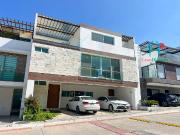 Casa de 3 Niveles con Roof Garden, Jardín y 5 Recámaras