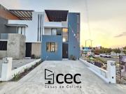 CASA DE 3 NIVELES CON ROOFTOP, 3 RECÁMARAS, 2.5 BAÑOS...