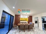 Casa de 3 niveles en Cumbres Elite