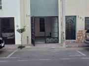 Casa de 3 niveles en renta