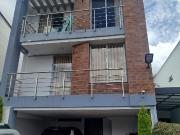 Casa De 3 Niveles En Venta En El Retiro Sector Puro...