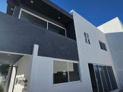 Casa de 3 Niveles Nueva en Venta, Grand Juriquilla Querétaro