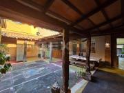 Casa de 3 pavimentos no bairro Manoel Valinhos