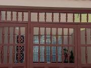 CASA/COCHERA Y UN DEPARTAMENTO