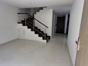 Casa de 3 pisos en conjunto cerrado – Arriendo en El Prado