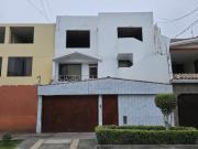 Casa De 3 Pisos En La Perla