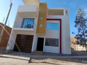 Casa de 3 Pisos en Venta – Urb. Estancia de Santa María,...